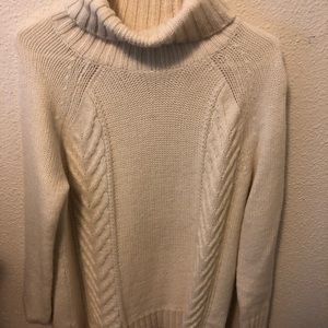 American eagle creme sweater